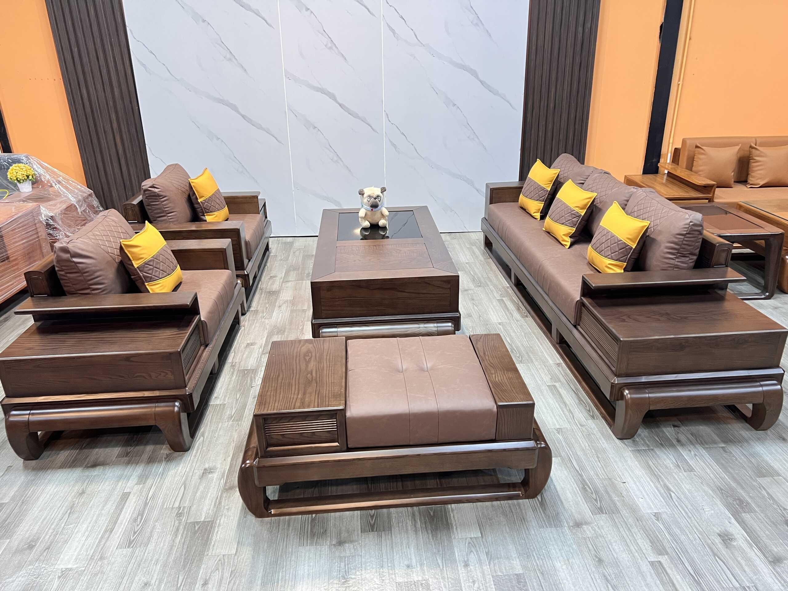 Thẻ ghế gỗ nệm ghế gỗ BMT theo yêu cầu